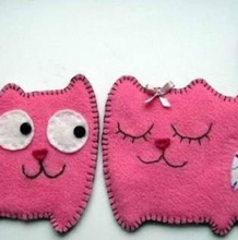 如何用布来可以简单的制作出一只可爱的小猫吊饰  小猫形状的手工制作挂饰