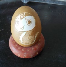 用鸡蛋壳来雕刻的精美手工制作品  在鸡蛋壳上雕刻的手工制作步骤教程 