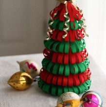 红绿带子喜庆的小圣诞树礼品手工制作　简单精致的圣诞树　精品手工圣诞小树
