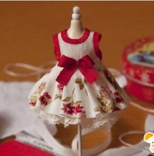 漂亮可爱的芭比娃娃裙子的手工制作教程 如何自制漂亮的芭比娃娃的裙子