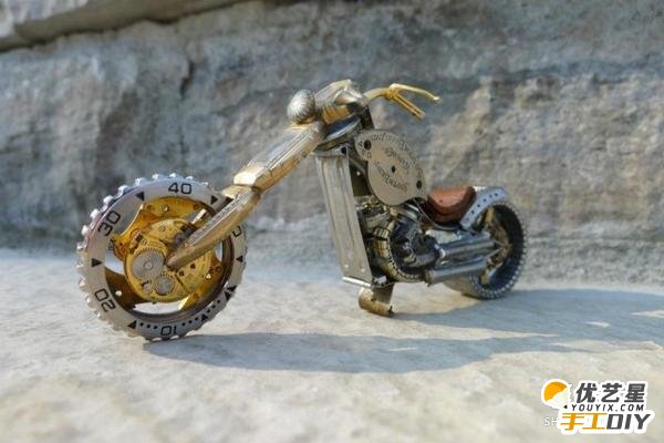 用不了的手表能用来干嘛？  坏了的手表可以做出各种款式超酷的机重车和摩托车_www.youyix.com