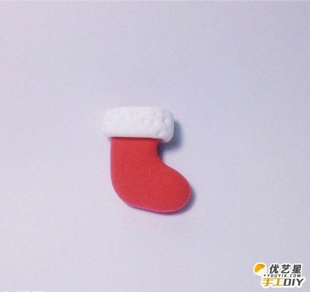 可爱漂亮的圣诞袜手工粘土制作    可爱的圣诞袜的手工粘土制作步骤教程_www.youyix.com