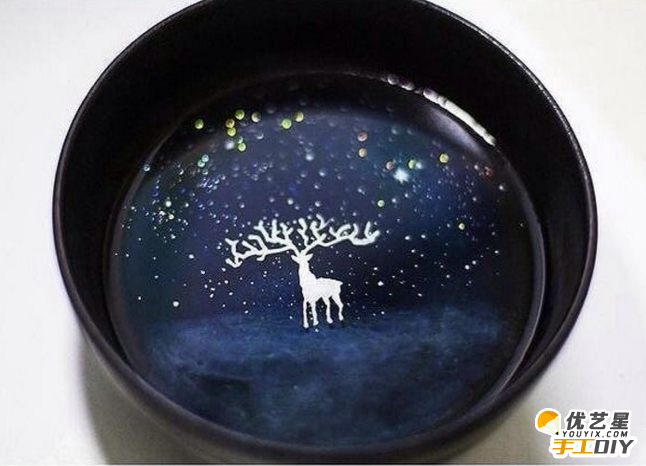 精美的滴胶驯鹿星空碗    如何用木碗和滴胶改造成精致唯美的驯鹿星空碗_www.youyix.com