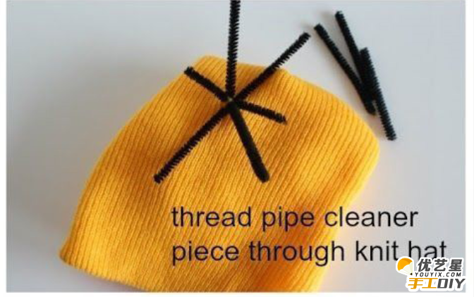创意有趣的小黄人帽子手工制作教程图解 呆萌可爱的小黄帽 让你暖暖的过完这个冬天_www.youyix.com