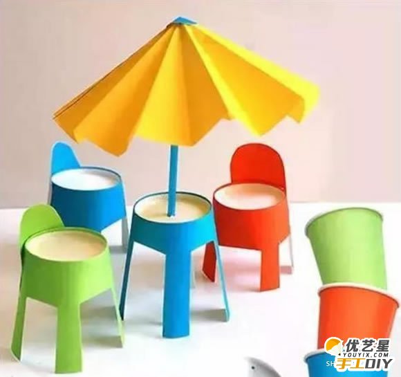一次性杯子的手工创意制作成逼真漂亮的椅子 儿童玩具椅子的手工创意制作教程_www.youyix.com