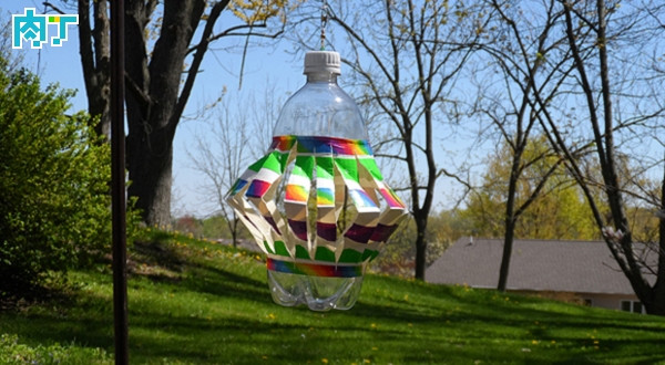 塑料瓶的创意diy改造制作教程 用塑料瓶创意制作成彩色灯笼的手工制作教程_www.youyix.com
