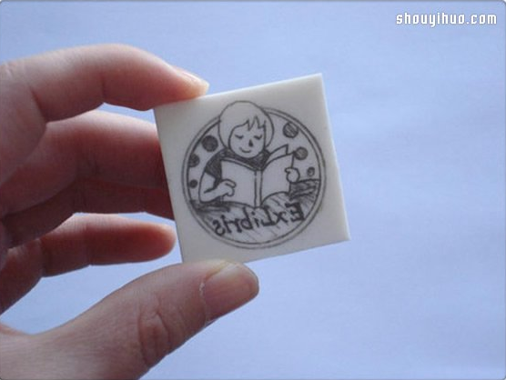 手工制作出精美漂亮的小女孩图案的橡皮章藏书票 DIY创意的手工橡皮章教程_www.youyix.com