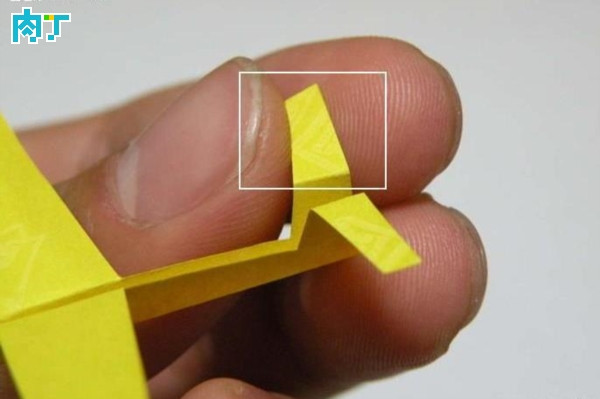 用一张纸简单的折出精美立体的滑翔机 滑翔机的手工制作教程 如何折出立体滑翔机_www.youyix.com