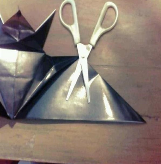 万圣节手工制作邪恶的蝙蝠 DIY设计制作万圣节手工折纸邪恶创意的蝙蝠图解_www.youyix.com