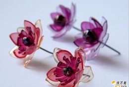 用塑料瓶创意改造制作的精致漂亮的逼真花朵 用塑料瓶制作成花朵的手工教程
