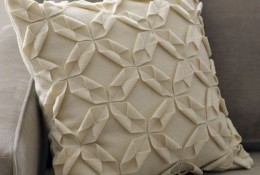 时尚漂亮的羊毛毡抱枕的手工制作教程 如何手工制作出精美漂亮的抱枕