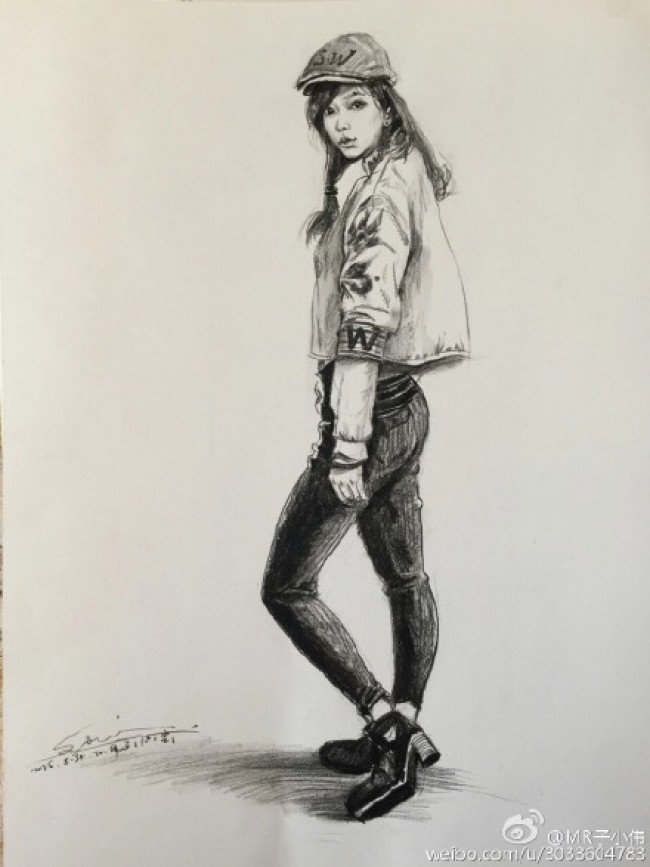 人物速写全身素描图片女生全身人像素描彩铅速写图片素材不同姿势
