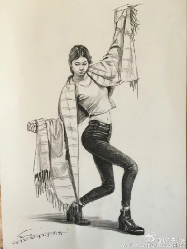 人物速写全身素描图片 女生全身人像素描彩铅速写图片
