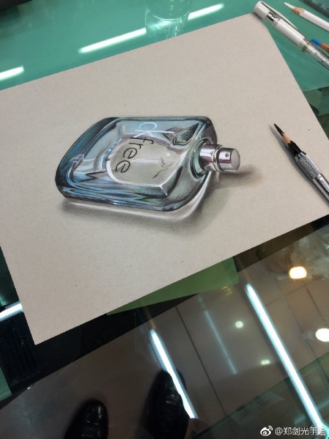 超逼真立体3d效果玻璃香水瓶彩铅画教程玻璃香水瓶怎么画彩铅画法
