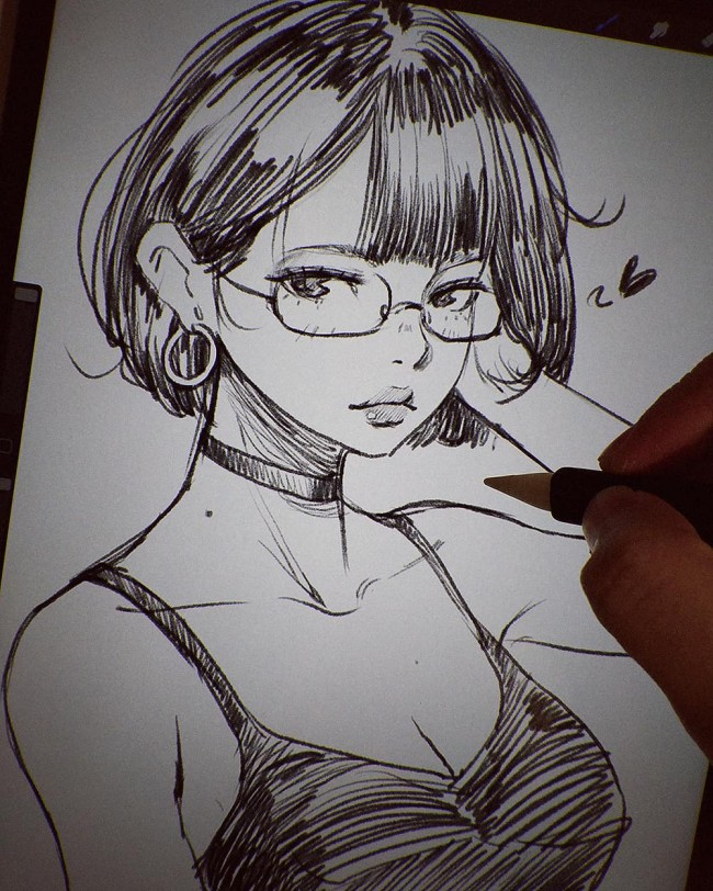 动漫插画手绘和板绘哪个更好看?性感女生动漫画真好看