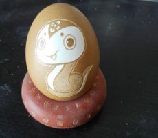 用鸡蛋壳来雕刻的精美手工制作品  在鸡