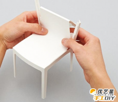 用纸折出来的经典漂亮的纸椅子和桌子