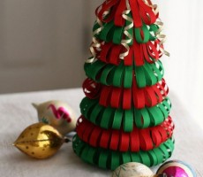 红绿带子喜庆的小圣诞树礼品手工制作　