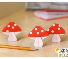 教你如何制作可爱的卡通小蘑菇手工折纸