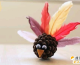 可爱小鸟玩具    利用松果和羽毛制作的可爱好看的小鸟儿童玩具    有趣的手工