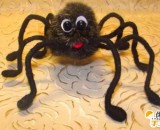 恶搞逼真的毛茸茸蜘蛛玩具手工制作教程图解 既吓人又趣味 可以进一步靠近它