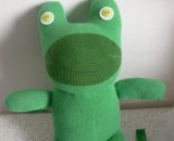 袜子的创意手工改造制作教程 利用袜子创意改造制作成可爱的小青蛙