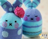 手工袜子改造小兔子玩偶   可爱超萌小兔子玩偶   手工制作袜子改造小兔子玩偶