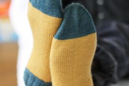 毛线袜如何手工编织 实用简约的毛线袜的手工编织教程 手工diy编织袜子