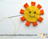 手工布艺制作小玩偶图解教程 一个小巧可爱的diy手工制作玩偶太阳花布艺品