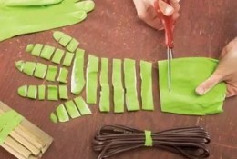 废弃物创意利用 废旧橡胶手套的创意diy回收利用 橡胶手套的创意改造制作教程
