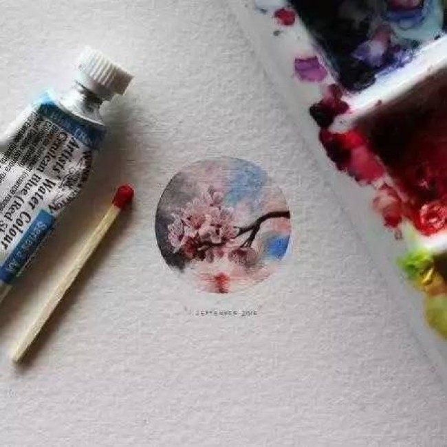 水彩和彩铅画出的袖珍画，你能想象它有多小？_www.youyix.com