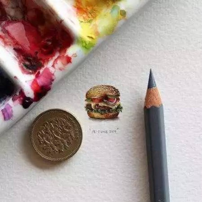 水彩和彩铅画出的袖珍画，你能想象它有多小？_www.youyix.com