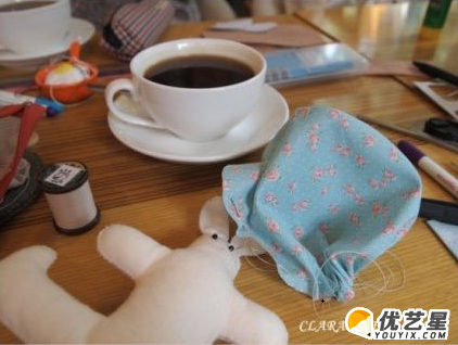 一个小巧可爱的兔子手工教程图解 可爱小兔子绒布玩偶手工diy_www.youyix.com