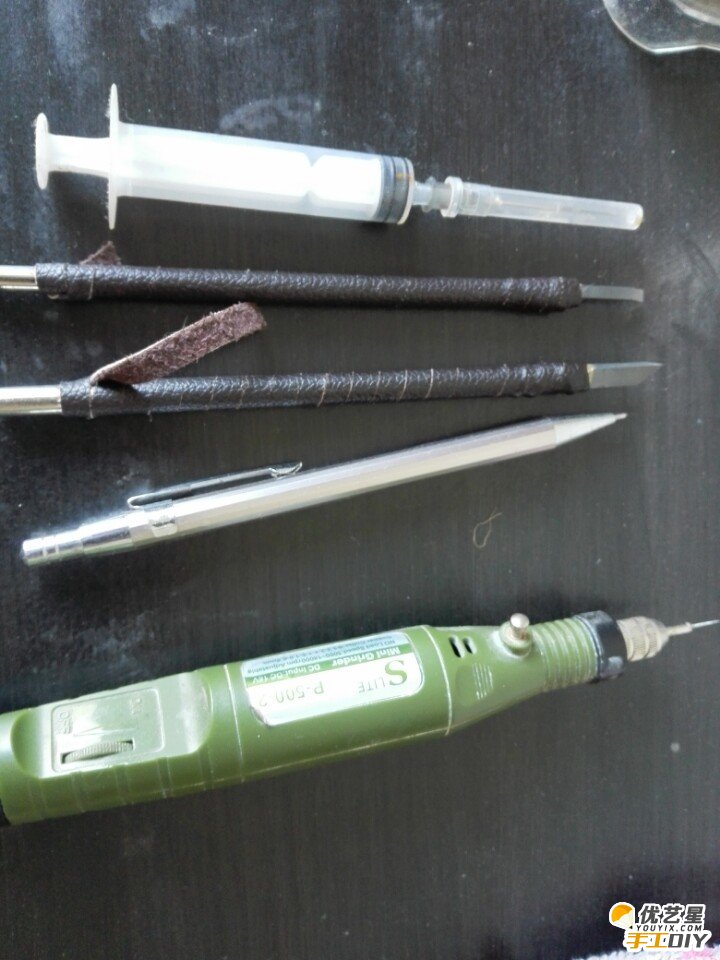 用鸡蛋壳来雕刻的精美手工制作品  在鸡蛋壳上雕刻的手工制作步骤教程 _www.youyix.com