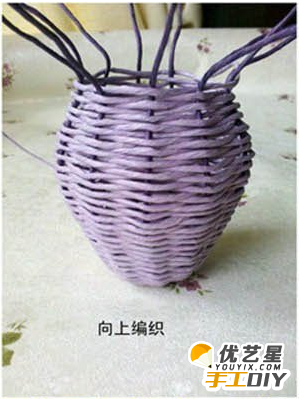 精美的紫色花篮 纸藤花篮纸篓手工编织手工制作diy教程图解_www.youyix.com