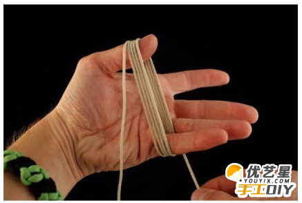 简约风格的编织小球 简单美观的绳编小球吊坠手工制作_www.youyix.com