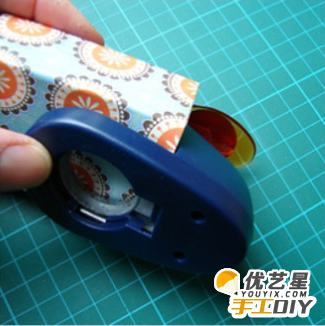 小房子创意制作 纸盒和彩纸制作可爱精巧的小鸟屋 儿童手工装饰制作教程_www.youyix.com