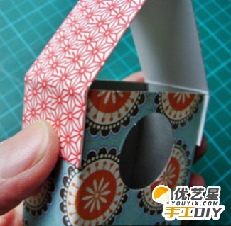 小房子创意制作 纸盒和彩纸制作可爱精巧的小鸟屋 儿童手工装饰制作教程_www.youyix.com