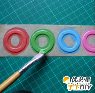 小房子创意制作 纸盒和彩纸制作可爱精巧的小鸟屋 儿童手工装饰制作教程_www.youyix.com