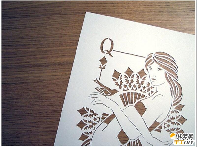 精致漂亮的剪纸艺术作品 手工剪纸制作  唯美艺术文艺美女形状的手工剪纸作品_www.youyix.com