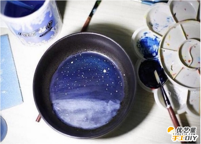 精美的滴胶驯鹿星空碗    如何用木碗和滴胶改造成精致唯美的驯鹿星空碗_www.youyix.com