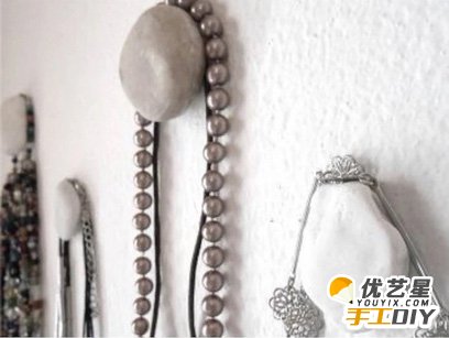 用石头做的精湛唯美挂在墙壁上的装饰挂钩 漂亮耐看又可以挂东西 亮眼的石头挂钩_www.youyix.com