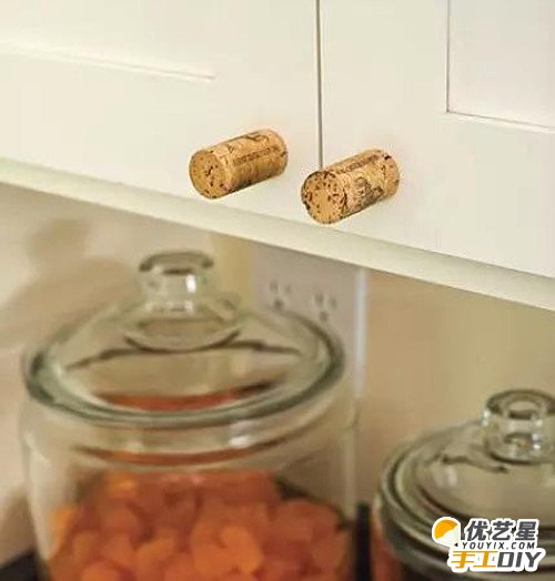 利用废旧酒塞手工创意制作的各种各种漂亮唯美实用的作品 废旧酒塞的各种用处制作_www.youyix.com