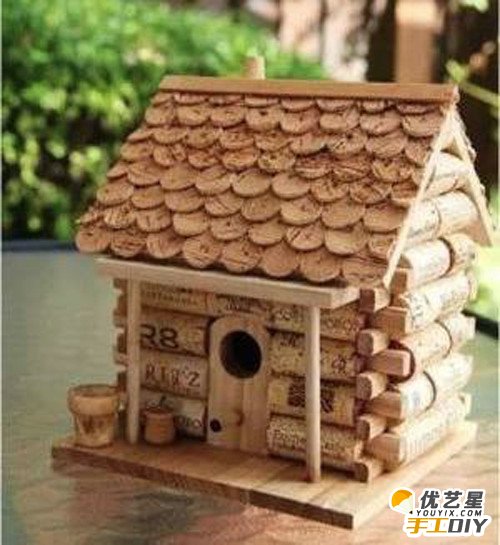 利用废旧酒塞手工创意制作的各种各种漂亮唯美实用的作品 废旧酒塞的各种用处制作_www.youyix.com