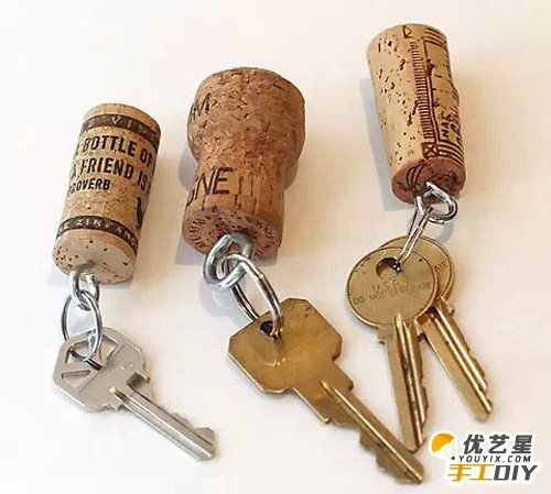 利用废旧酒塞手工创意制作的各种各种漂亮唯美实用的作品 废旧酒塞的各种用处制作_www.youyix.com