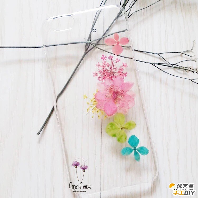 真花和手机壳结合的手工制作作品 唯美艺术文艺超级美的手工diy手机壳_www.youyix.com