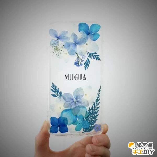 真花和手机壳结合的手工制作作品 唯美艺术文艺超级美的手工diy手机壳_www.youyix.com