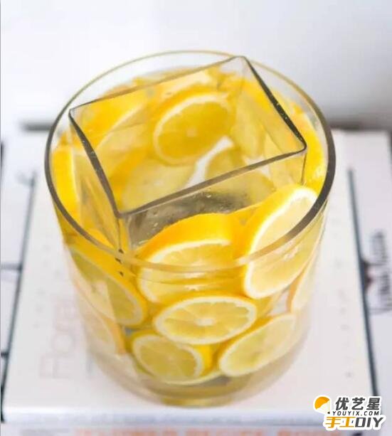 几款唯美精致漂亮的插花手艺教程 如何简单的插出漂亮精致的花朵 手艺插画_www.youyix.com