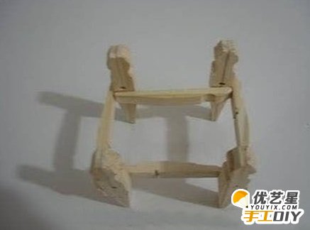 儿童摇摇乐木制手工木椅   儿童时代撒欢玩乐的小木椅   手工木制儿童摇摇椅教程图解_www.youyix.com