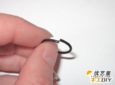 自制旧物改造琥珀项链 精美树脂饰品挂坠 手工旧物改造琥珀项链的教程图解_www.youyix.com
